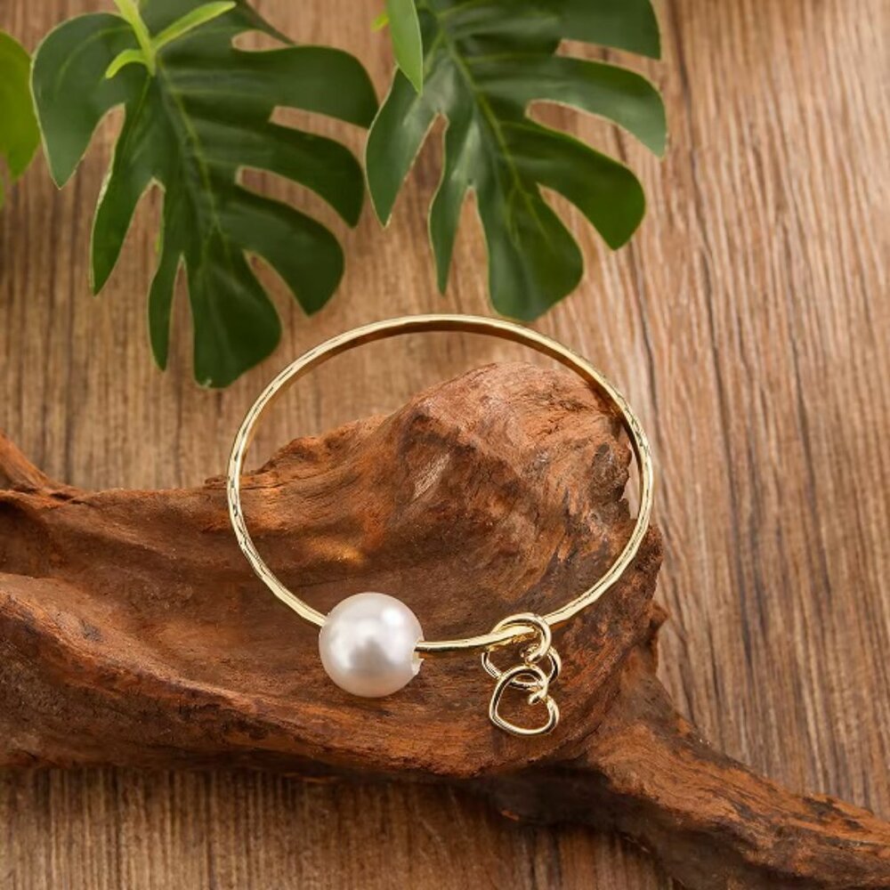 White Shell Double Heart Charm Bracelet